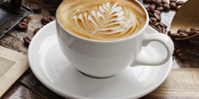 Kaffee trifft auf Milch: Cappuccino zu Hause zubereiten